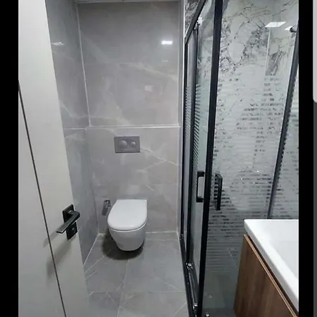 Kadinlar Denizinde Harika Konumda 2+1 Luks Daire شقة